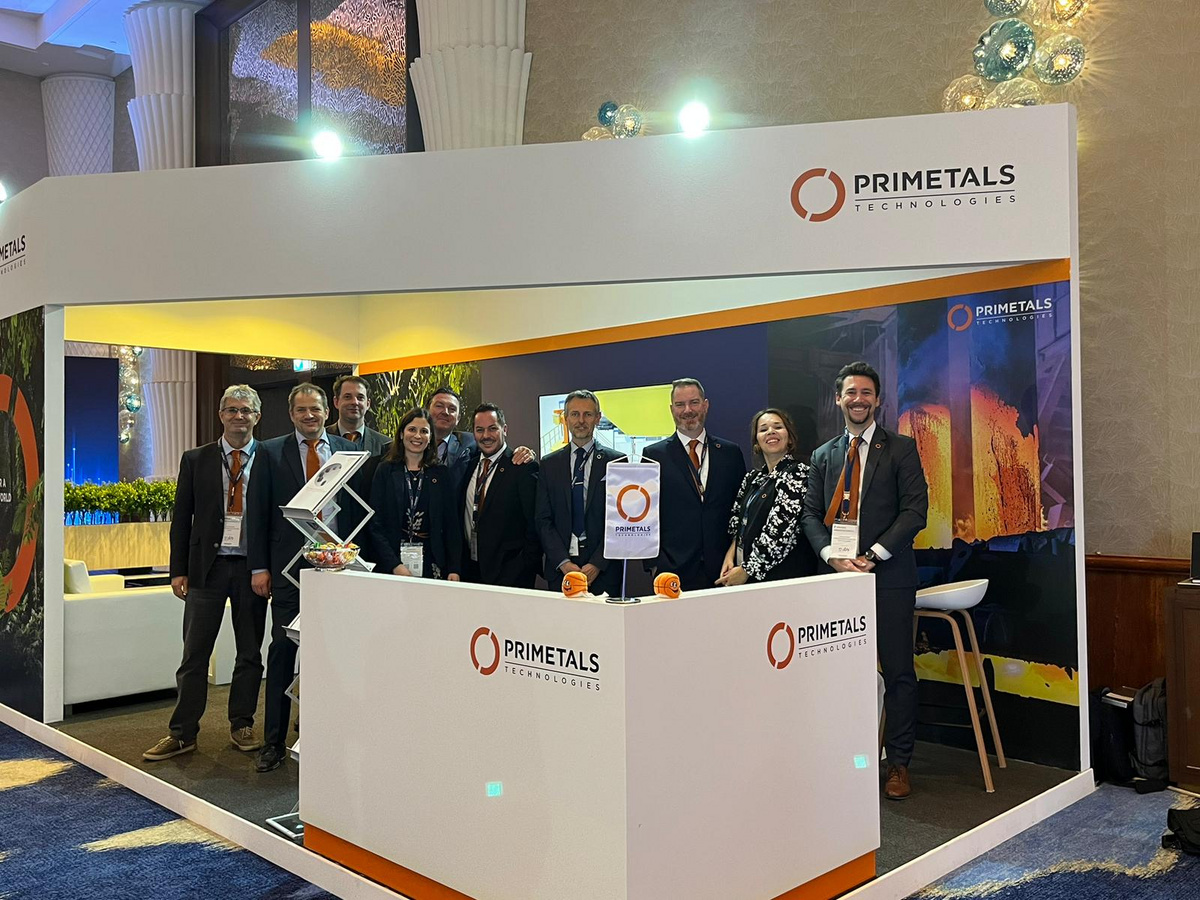 Equipe da Primetals Technologies na MEIS em Dubai