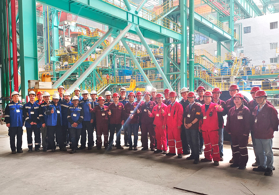 The Shagang, Castrip, and Primetals Technologies teams commemorating the first coil produced on Castrip line No. 2. 