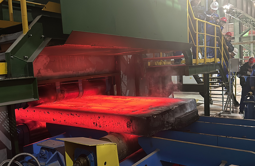 First slab produced on Xuanhua’s 1-strand slab caster from Primetals Technologies.